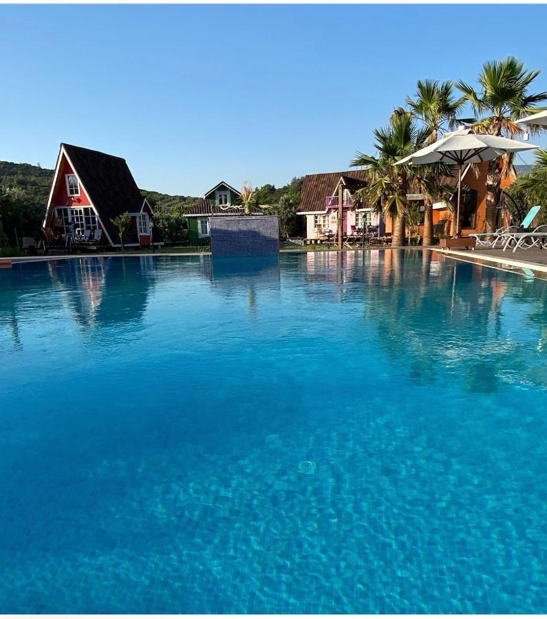 Seyyah Cafe Bungalows Aliaga Esterno foto